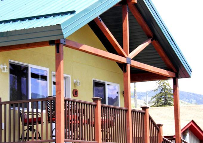 Yellowstone Riverside Cottages Gardiner Exteriör bild