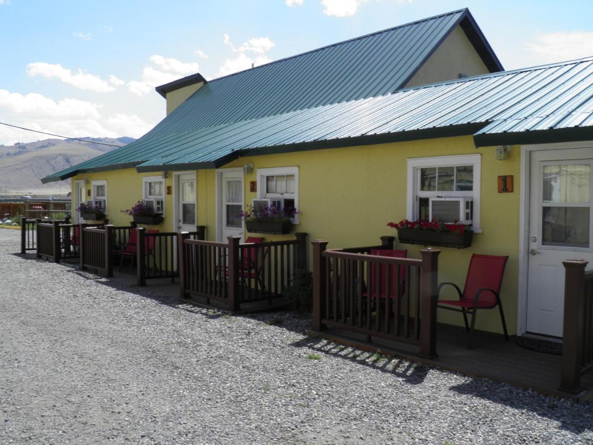 Yellowstone Riverside Cottages Gardiner Exteriör bild