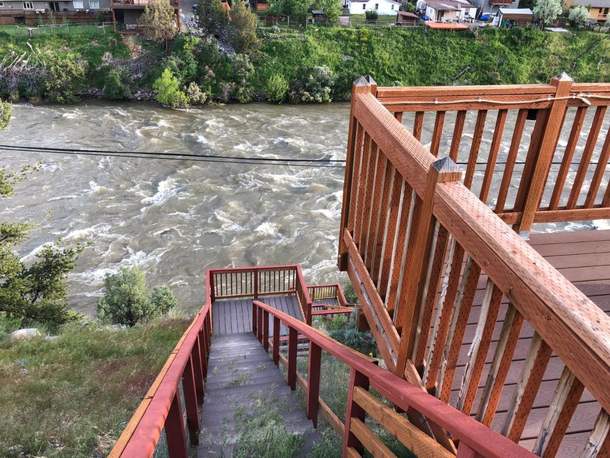 Yellowstone Riverside Cottages Gardiner Exteriör bild