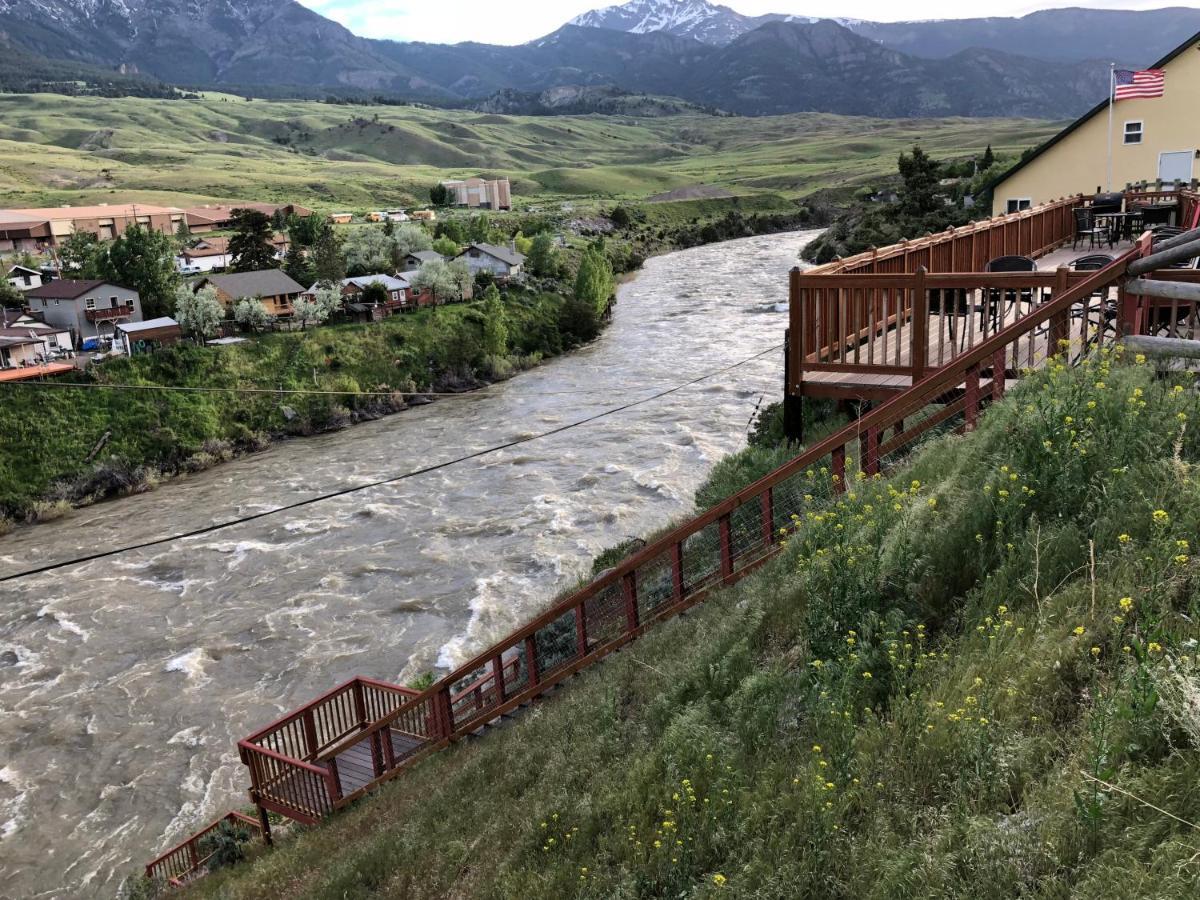 Yellowstone Riverside Cottages Gardiner Exteriör bild